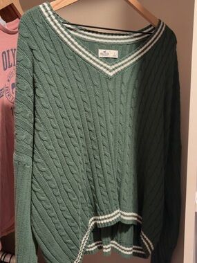 Hollister Green Cable-Knit V-Neck Sweater with White Stripe Trim